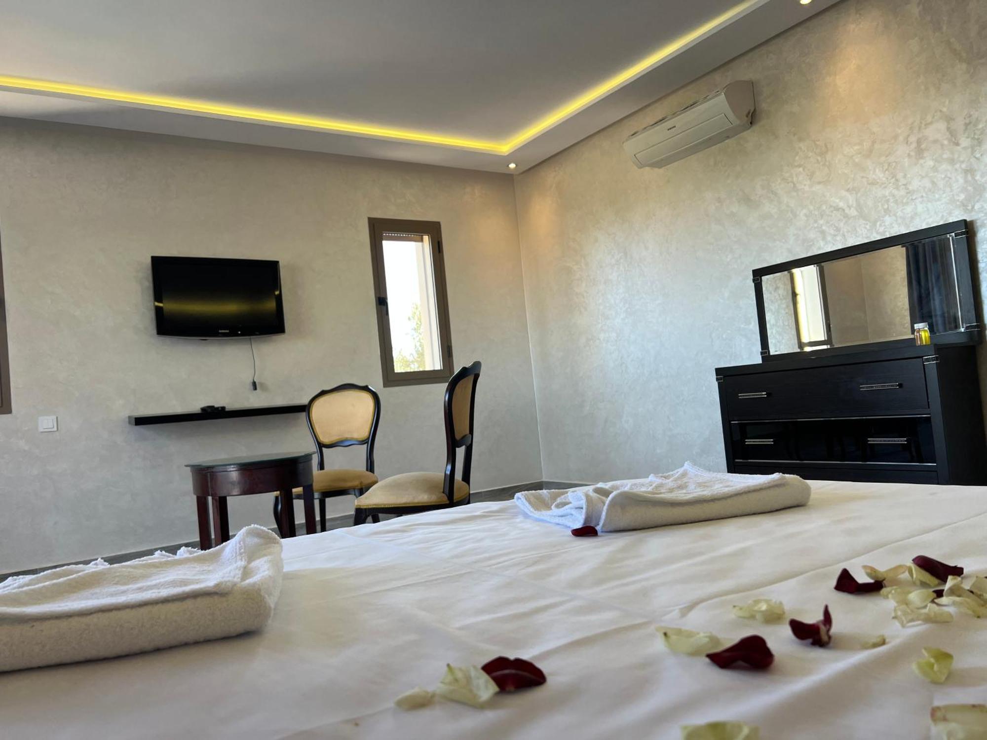 Hotel Dar Fatima Tamazouzt à Tamazouzte  Extérieur photo